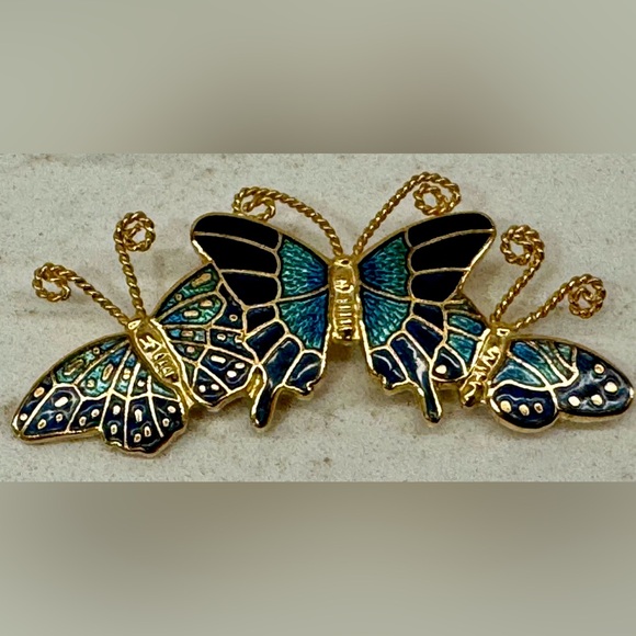 🦋 Vintage FISH & CROWN Enamel & Gold Tone Blue Butterfly Brooch 🦋 - Picture 2 of 3